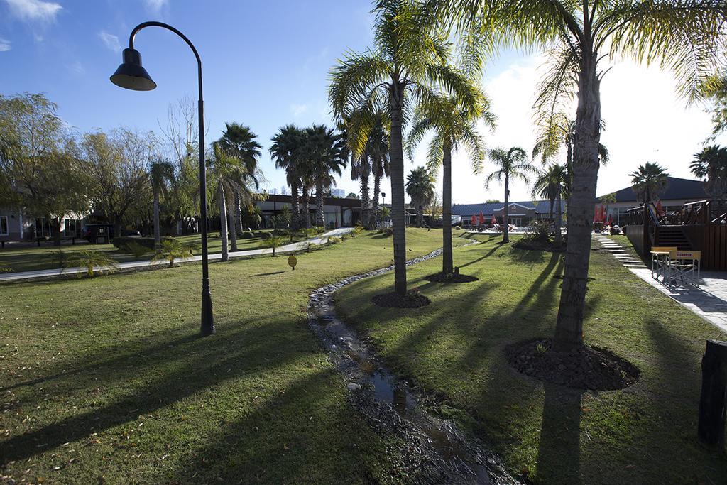 Howard Johnson Marinas & Resort San Pedro  Exterior foto